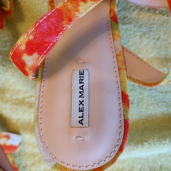 Alex Marie Orange and Yellow Bow Cottage Sandals Woven Circular Heel SZ 8.5 - Picture 6 of 7